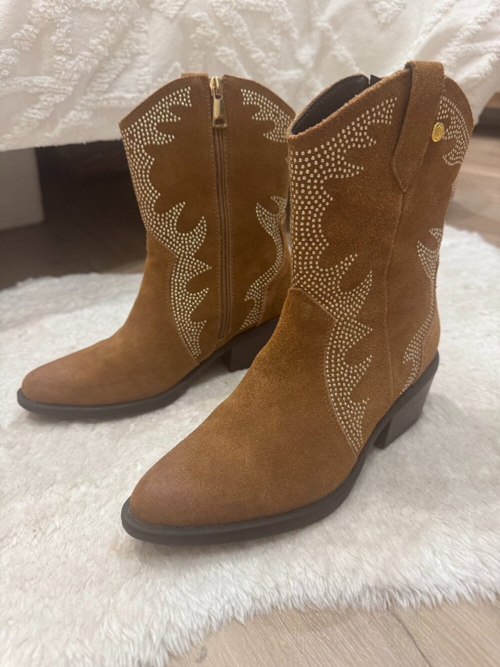 Western suede boots
